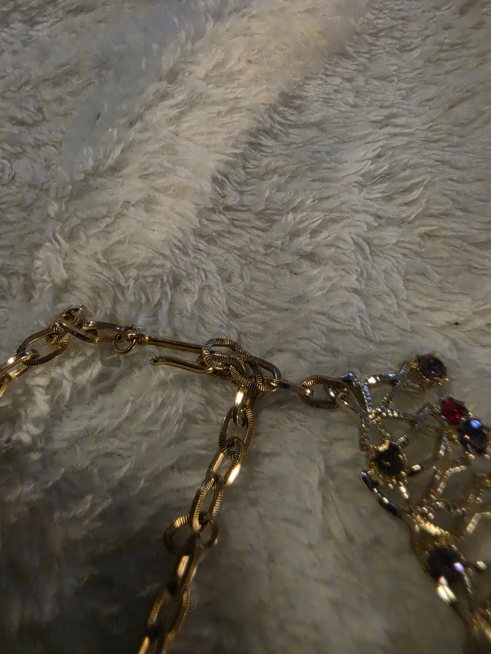 Gold and Red Crystal Choker Necklace - Elegant Women's Jewelry - Picture 3 of 8